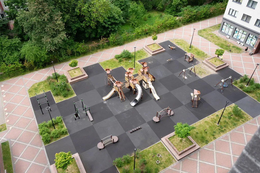 Квартира Квартира Уютная студия Серая с панорамными окнами и балконом в центре — Калининград