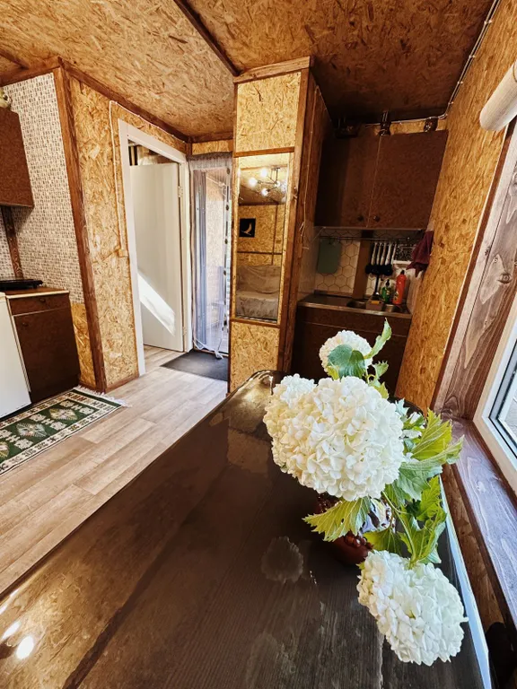 Уютный домик у леса