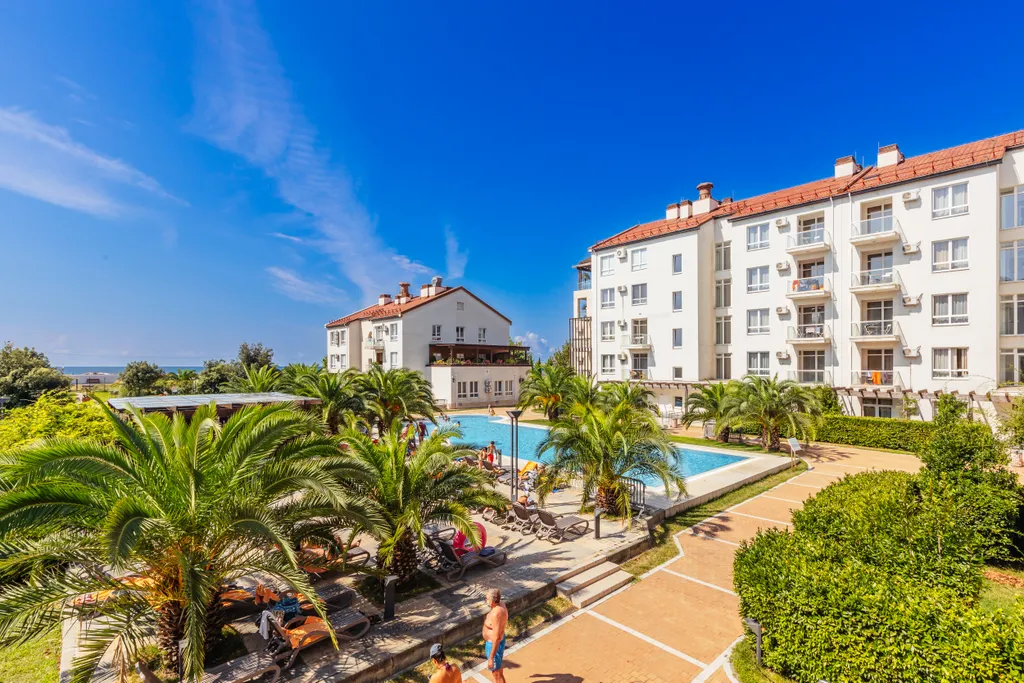 Двухкомнатный апартамент с видом на море