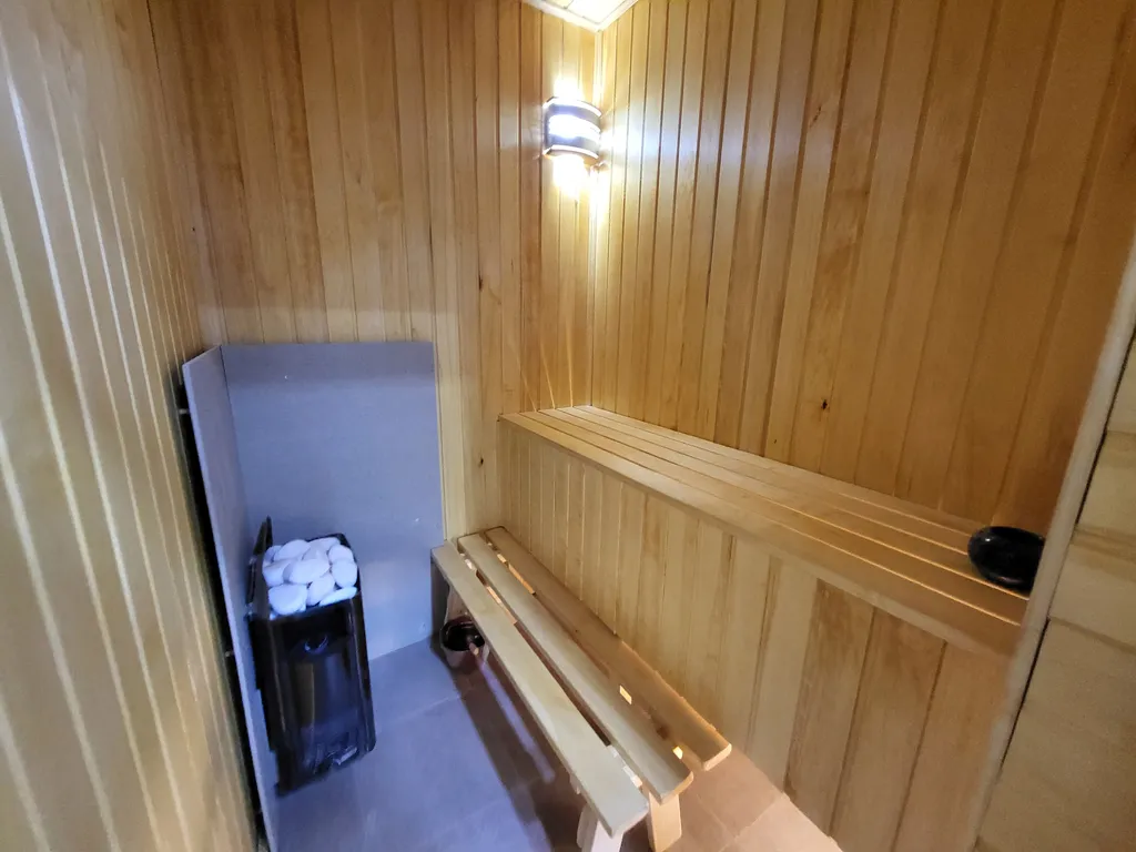 Коттедж Стильный новый дом 2025 г постройки с сауной в живописном месте — Волхов