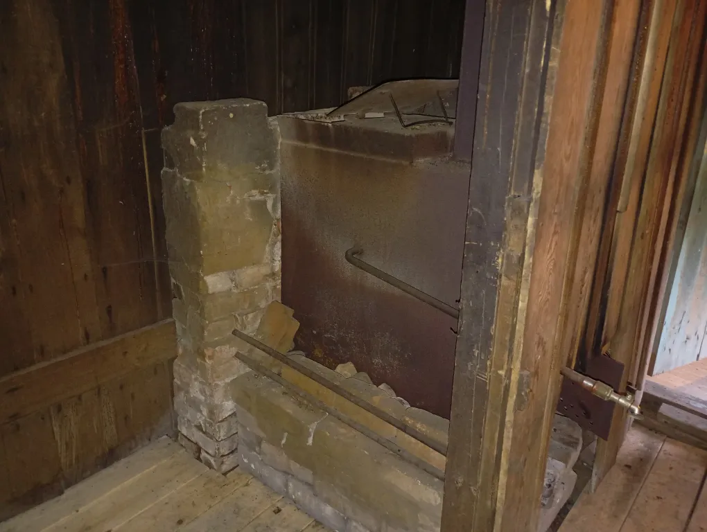 Изба с уютом детства, деревенский дом с баней и русским бытом