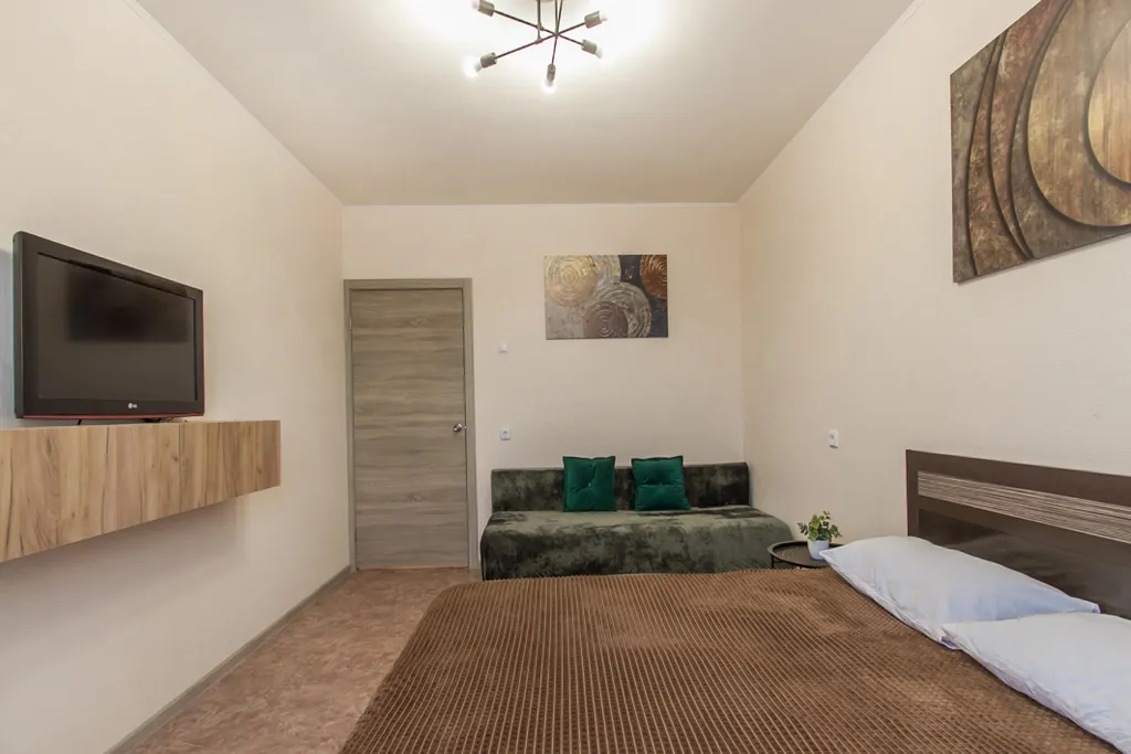 1 комнатная квартира7 мест возле мп, аэропорт, рынок воронежский