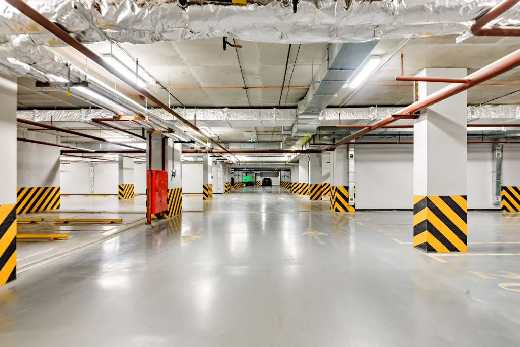 Место в подземном паркинге Центр Екатеринбурга Красивый вид.