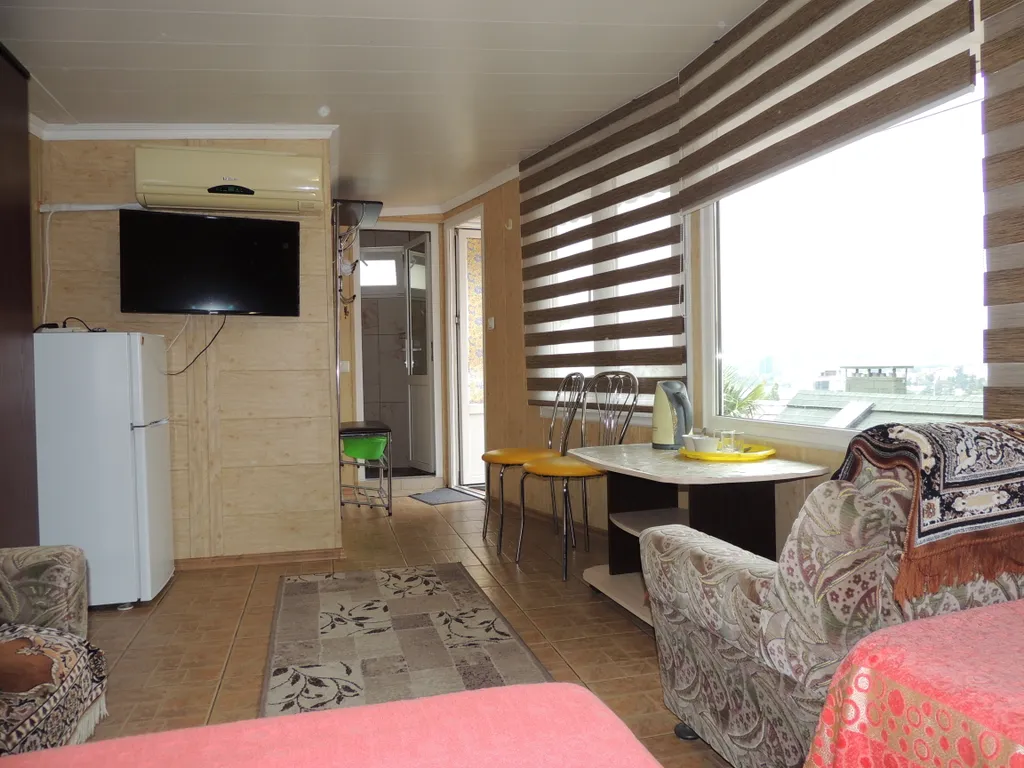 Квартира Студия в домике с беседкой — аренда посуточно в Ялта