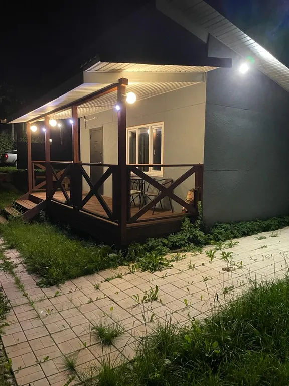 Коттедж Гостевой домик — Луга