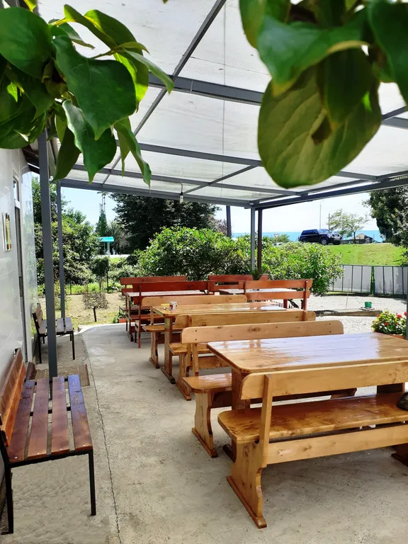 Уютная комната эконом класса с морем напротив