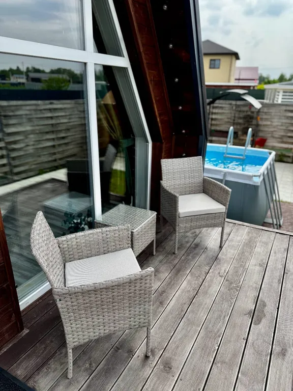 Дом-шалаш A-frame с большим глубоким бассейном и баня на дровах