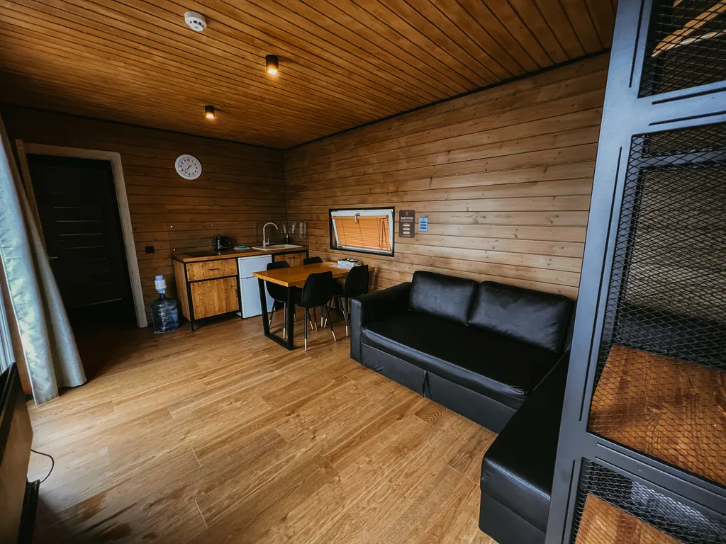 Плавучий дом Лосось