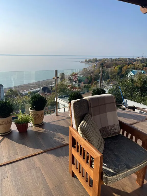 Дом с  бассейном, финской сауной, джакузи и шикарным видом на море