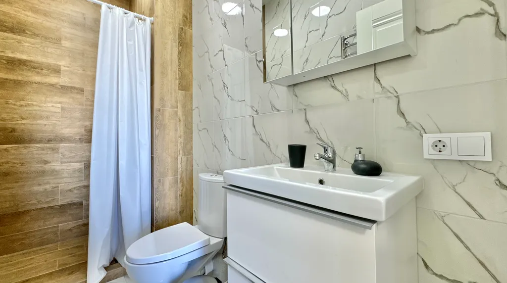 Часть дома с бассейном недалеко от моря Отрадное Ялта