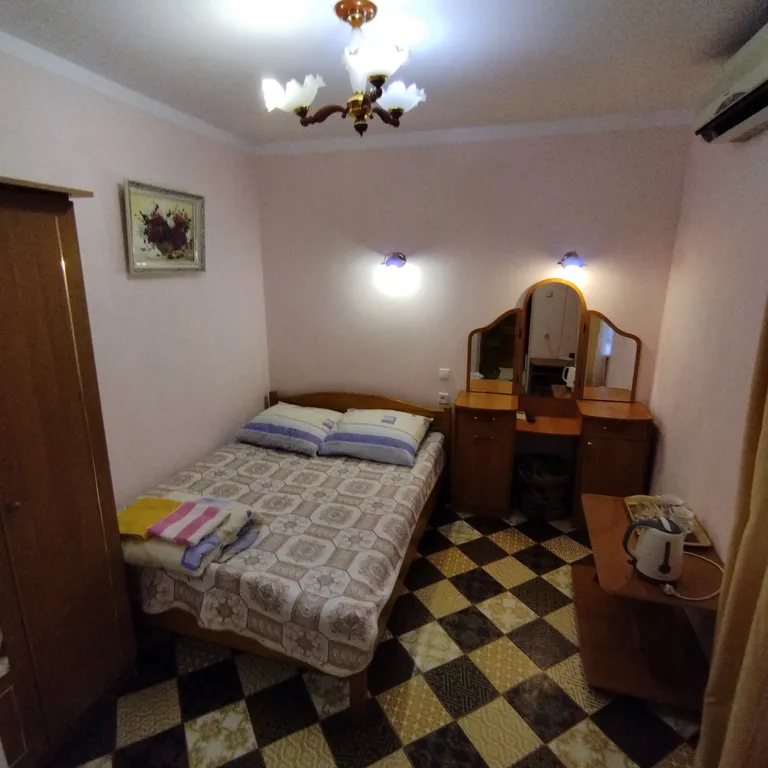 Квартира Двухкомнатный номер стандарт (4-х местный) — аренда посуточно в Гаспра