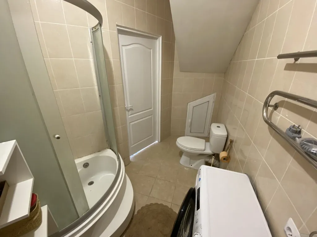 Отдельный дом с двором