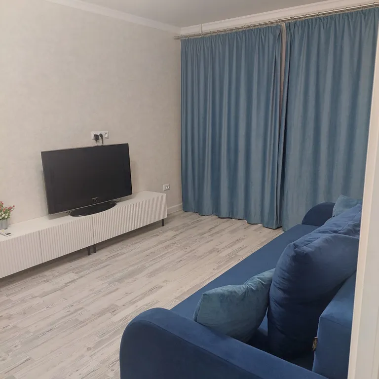 Уютная двухкомнатная квартира в центре города — аренда посуточно в Каменск-Шахтинский