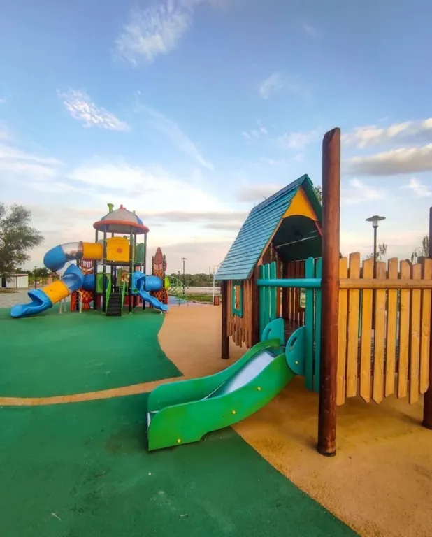 Уютный дом у реки- первая линия