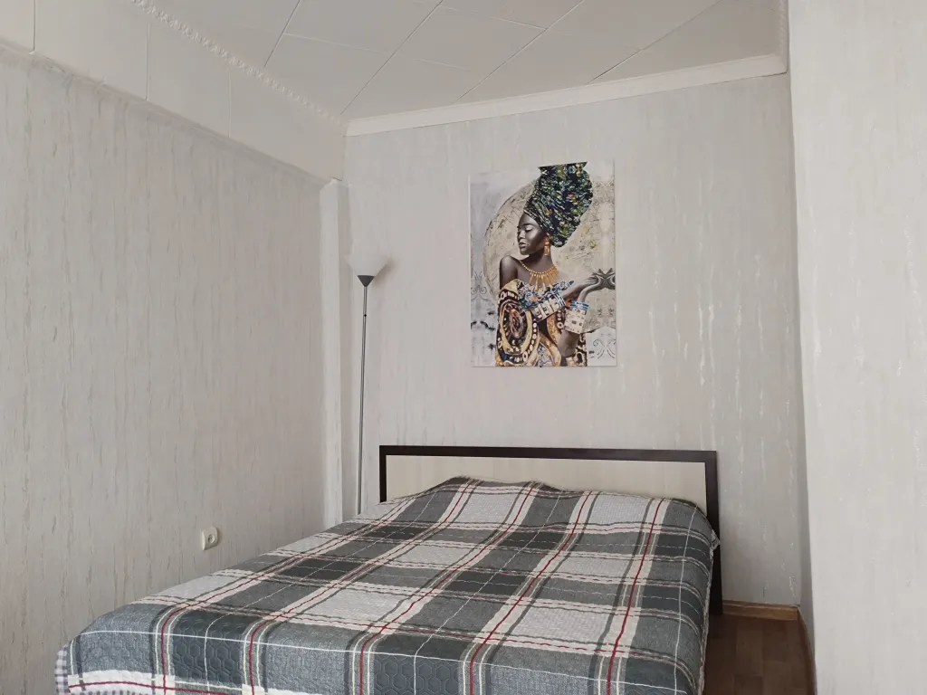 Скромная квартира в правобережье — аренда посуточно в Красноярск