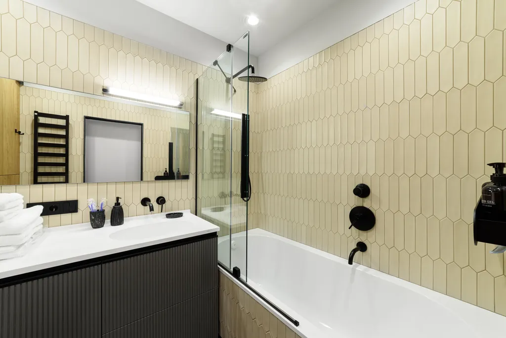 Новый дизайнерский 2-х уровневый апартамент в тихом центре