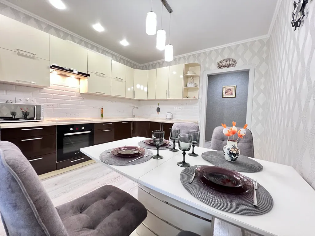 Двухкомнатная ЦЕНТР новый дом