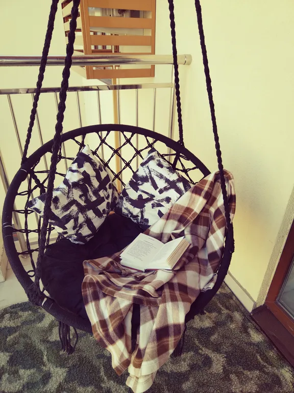 Уютная студия с террасой с видом на горы и бассейны