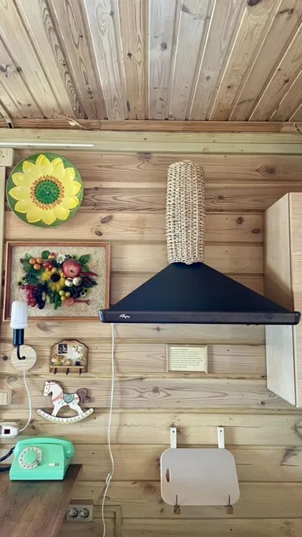 Домик на берегу Оки на территории сельской усадьбы Варежка