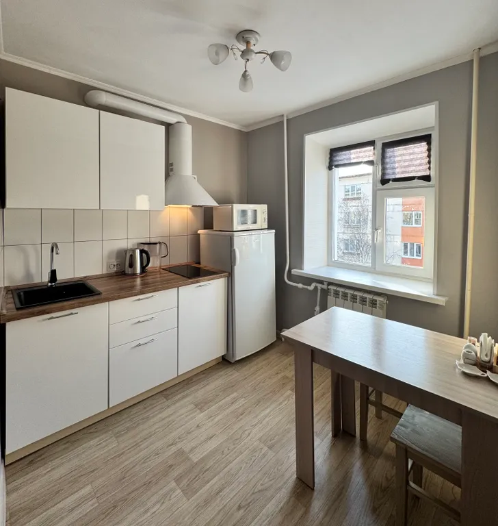 1-комнатная уютная с дополнительной спальней с дверью