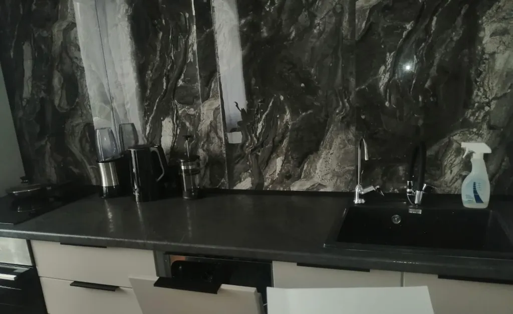 Комфортная квартира с высокими потолками около Корстона