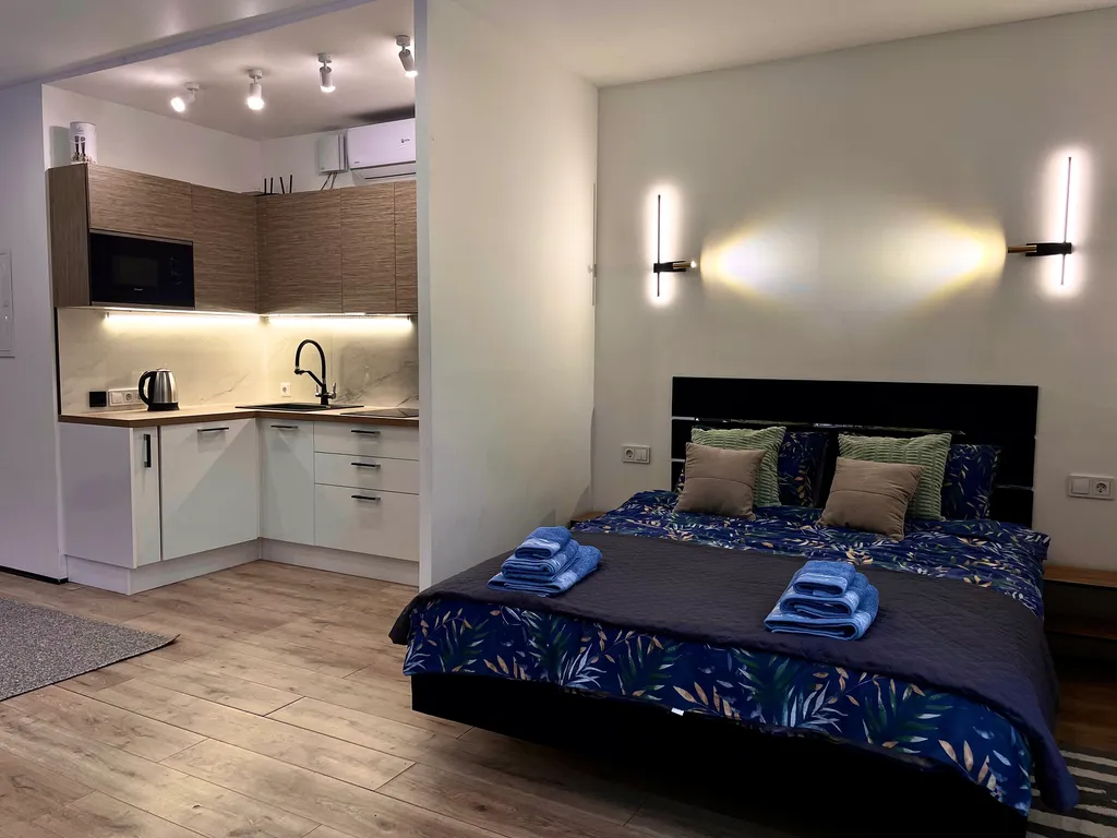 Новый дом с панорамными окнами у леса, в 5 минутах до канатных дорог