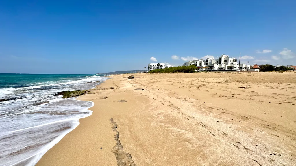 GW945 квартира с балконом с видом на море (Gugel Waves Nahariya)