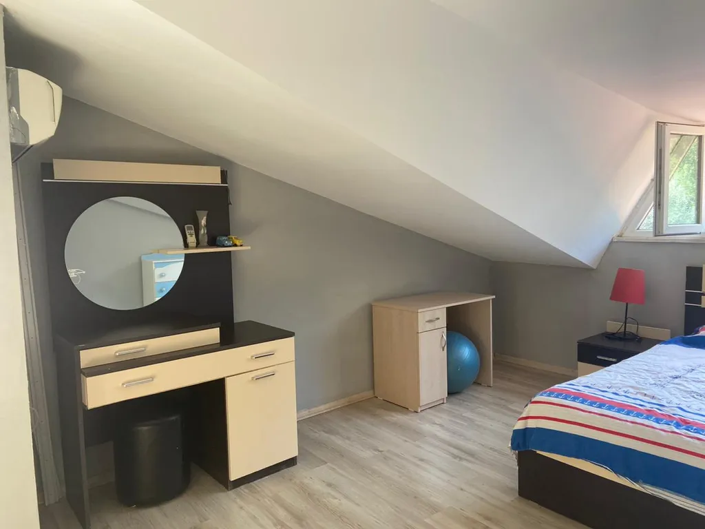 Апартамент с бассейном во дворе в райском уголке Ичмелера