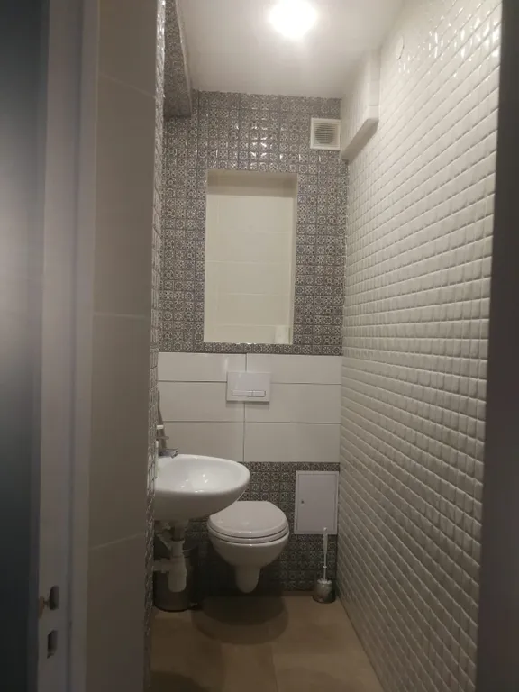 Коттедж с отдельным входом и видом на сад