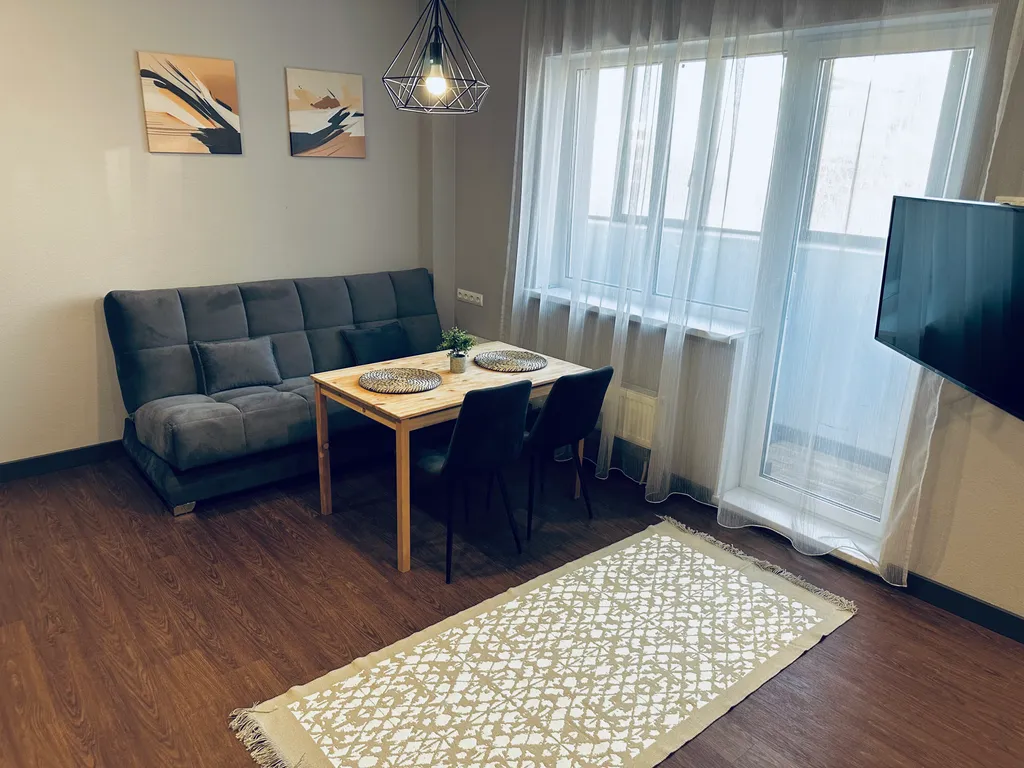 Двухкомнатная квартира в центре города, Российская, Набережная, Арбат