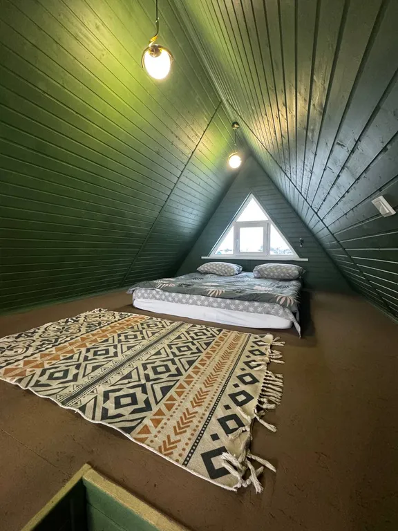 Коттедж А-Фрейм за городом для семейного отдыха