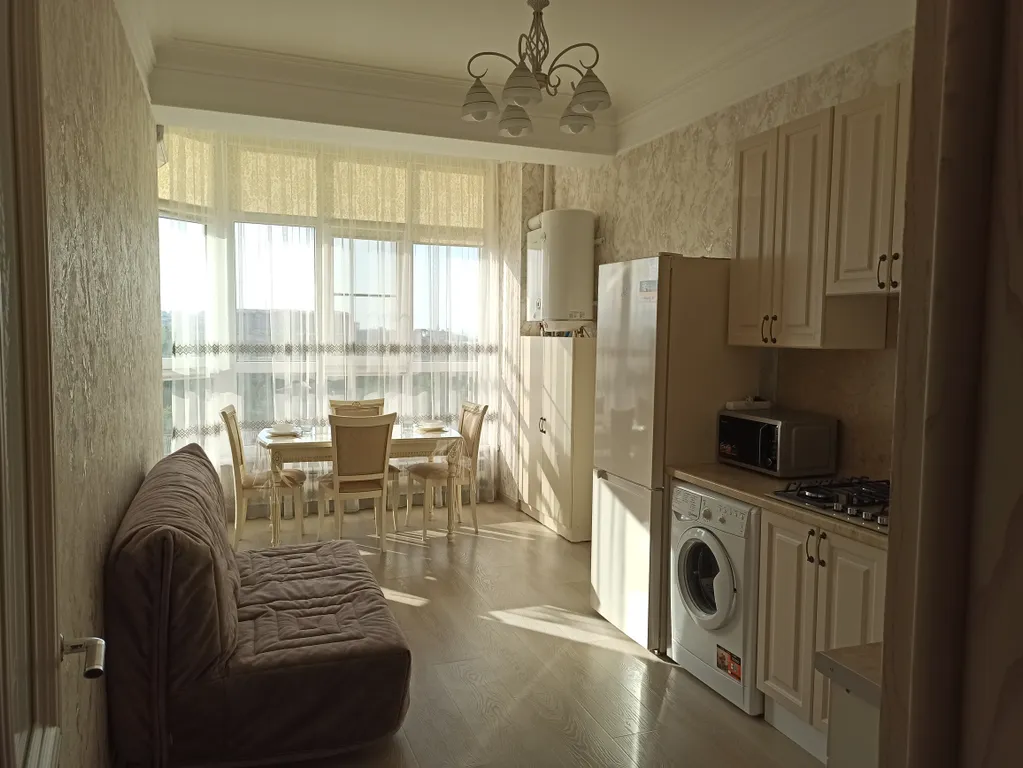 Уютная квартира в центре города, с видом на море