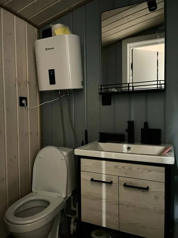 Душевный домик с баней в лесу