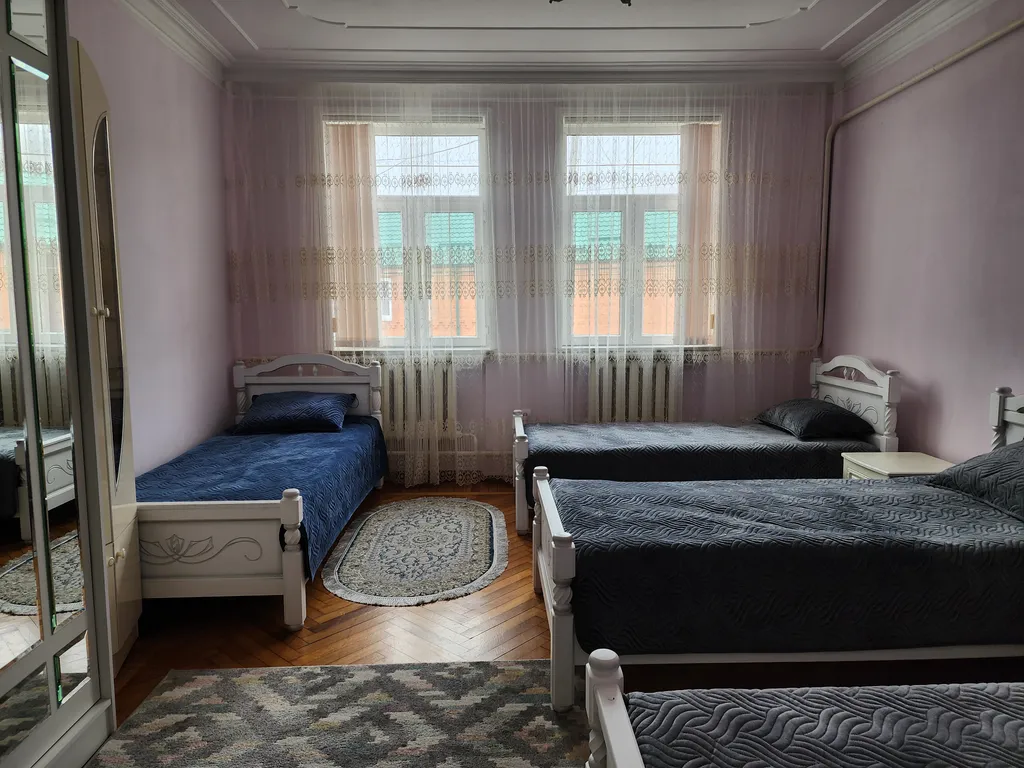 Уютный дом возле термального источника по дороге на курорт Мамисон