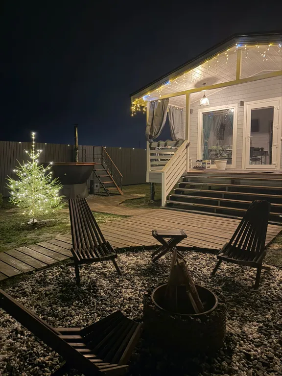 Домик у реки: банный чан, костёр, беседка с мангалом