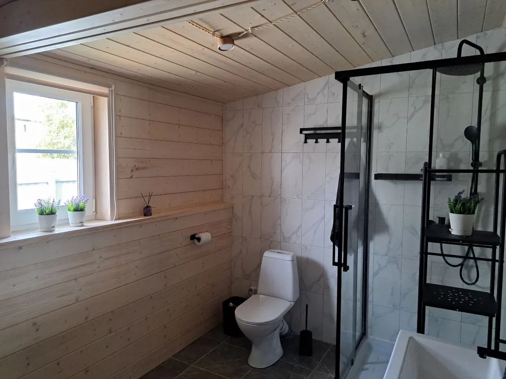 Коттедж Уютный загородный дом с большой гостиной — Стеклянный