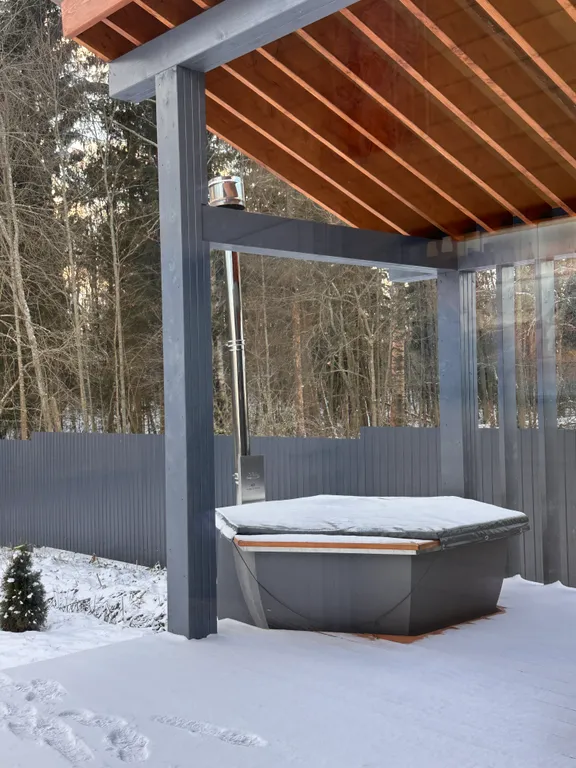 Цветочный домик с камином