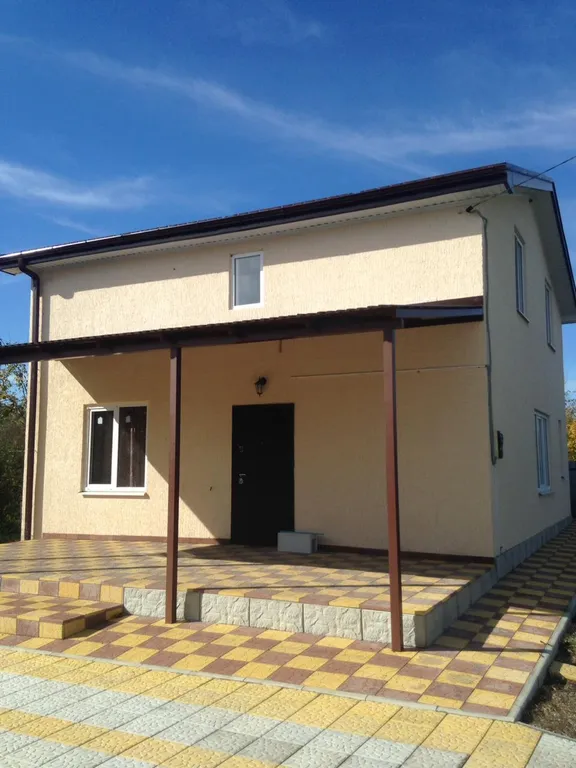 Дом у горной реки