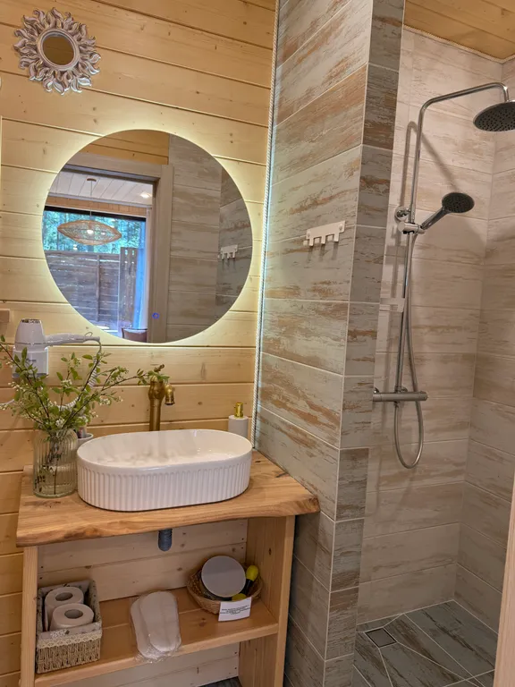 Домик на берегу Горьковского водохранилища