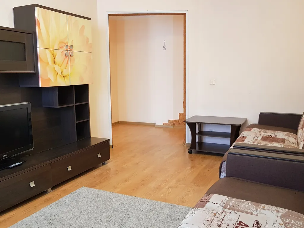 Уютная и солнечная однокомнатная квартира с красивым видом из окна