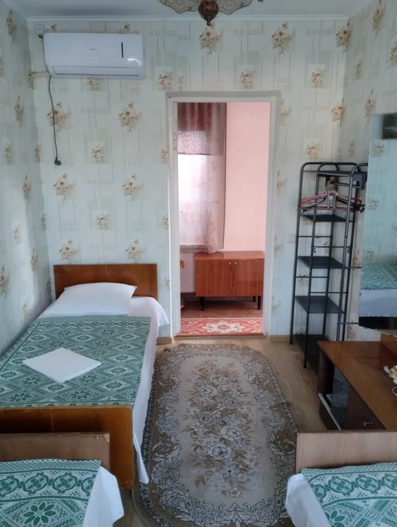 Агой, комната