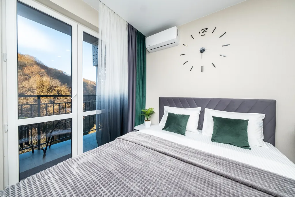 Квартира Студия с новым ремонтом и видом на горы — аренда посуточно в Кудепста