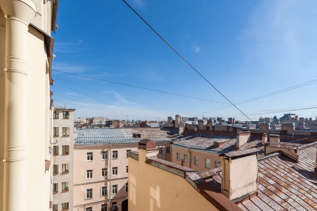 Большая комната на троих человек в центре