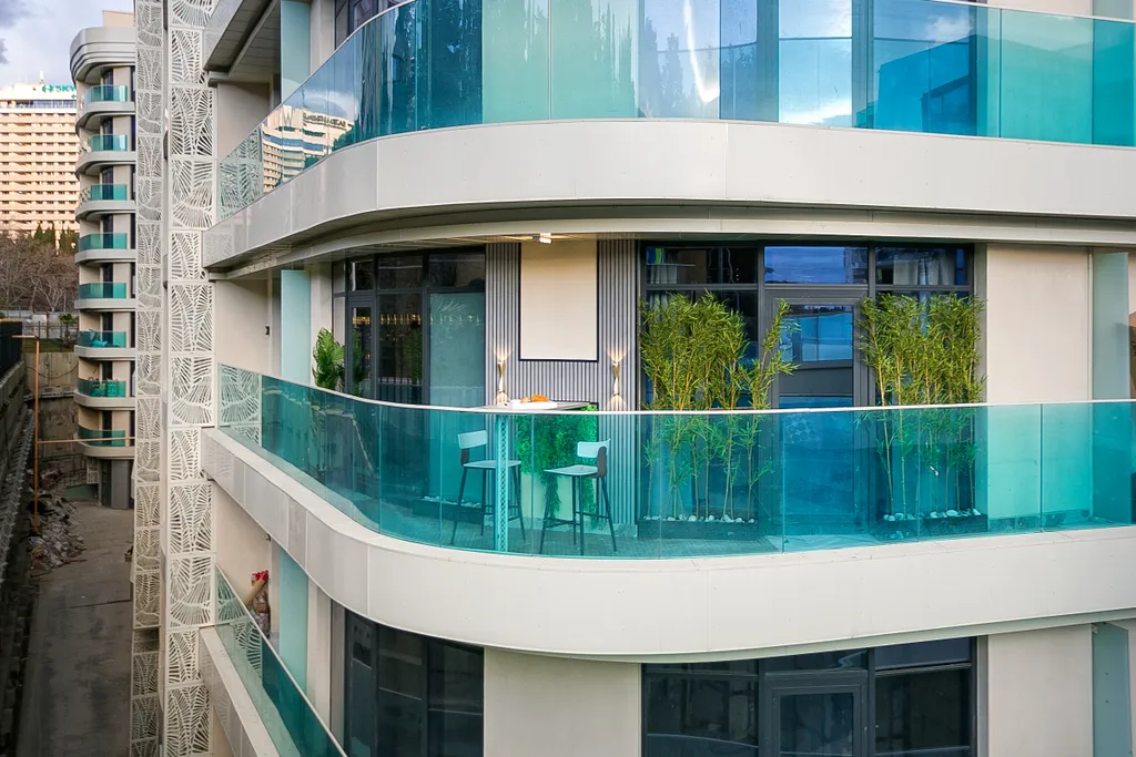 Апартаменты у моря с террасой свой пляж и бассейн в 2 минутах пешком