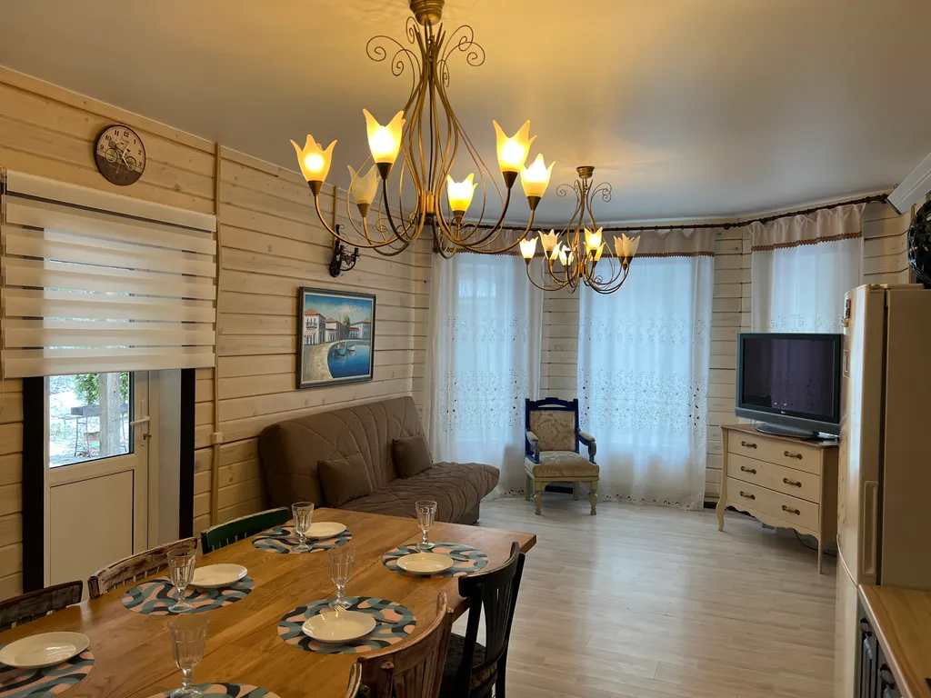 Дом синь-камень