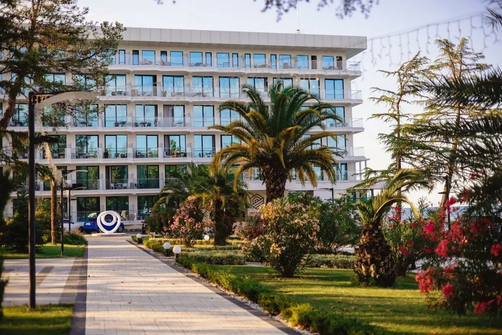 Лазурные апартаменты на берегу моря в отеле Лучезарный Резорт 4