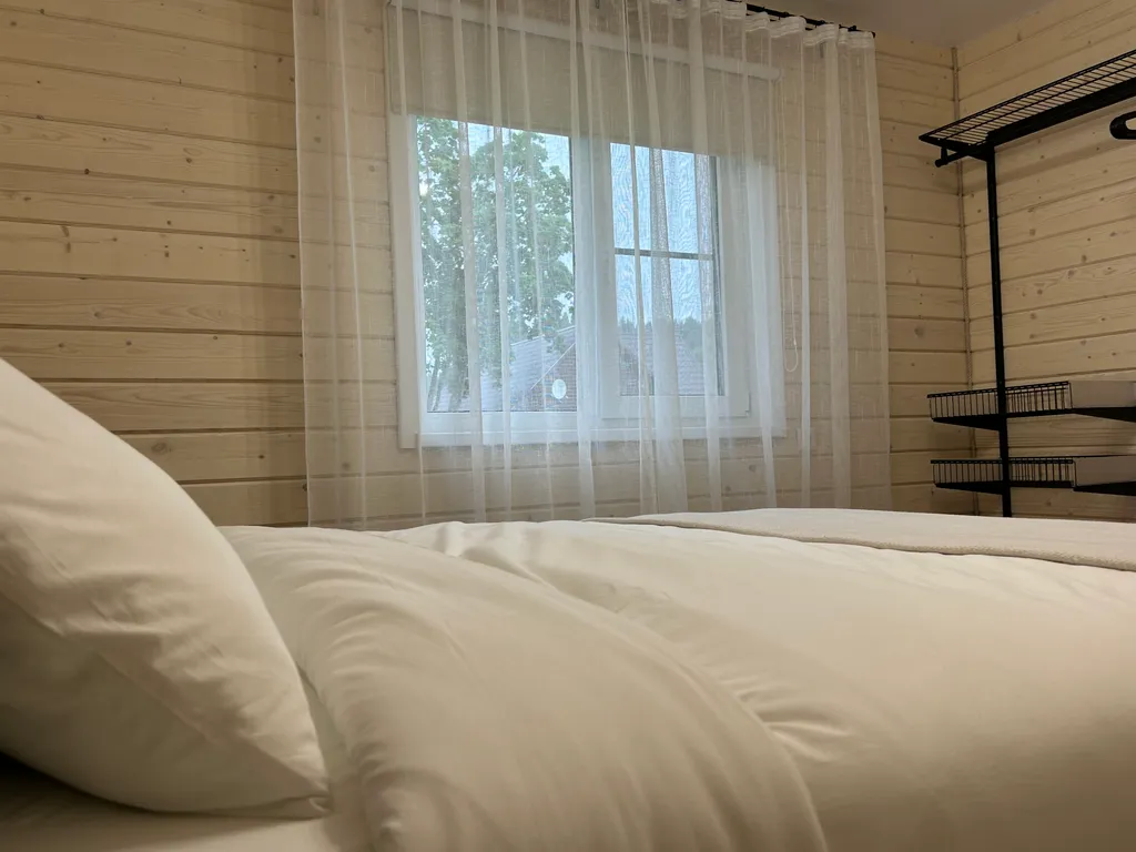 Дом на берегу реки