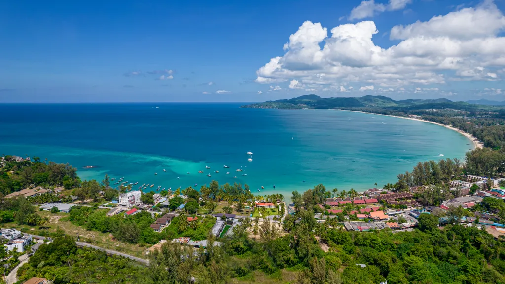 Три спальни с видом на море и озеро