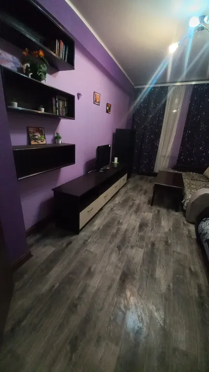 Двухкомнатная раздельная квартира в Ленинском районе ,рядом,, Аквопарк