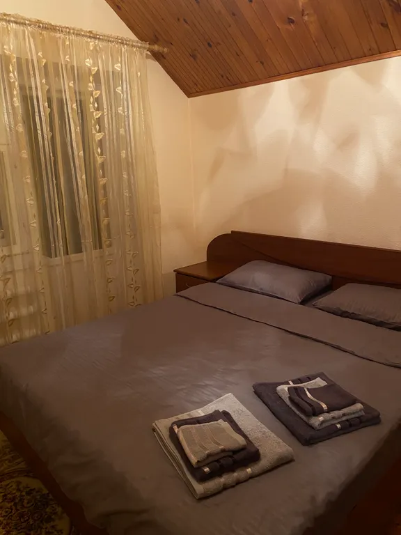 Дом на берегу реки